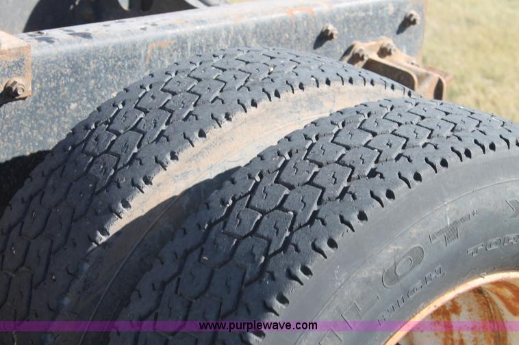 image for item J1420 1987 White semi truck