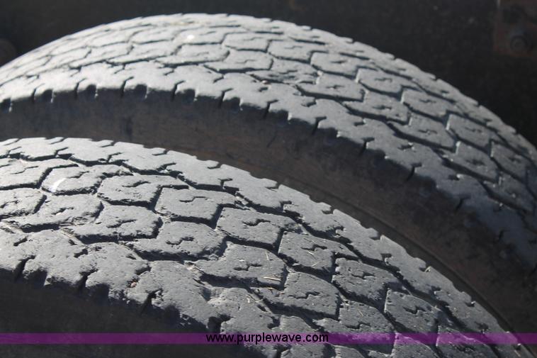 image for item J1420 1987 White semi truck