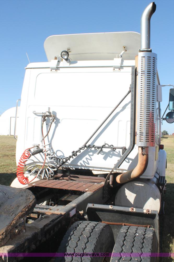 image for item J1420 1987 White semi truck