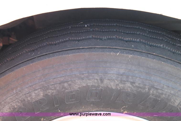 image for item J1420 1987 White semi truck