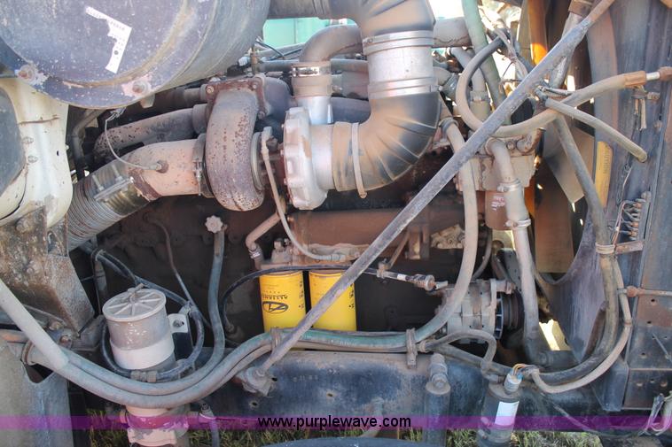 image for item J1420 1987 White semi truck