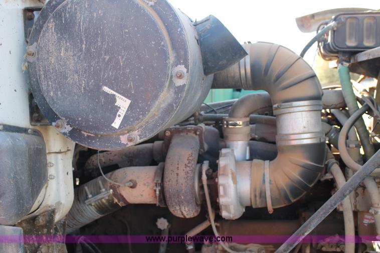 image for item J1420 1987 White semi truck