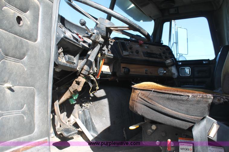 image for item J1420 1987 White semi truck