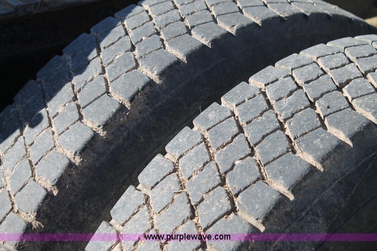 image for item J1421 1972 Mack R685 semi truck