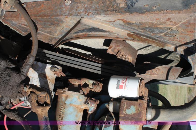 image for item J1421 1972 Mack R685 semi truck