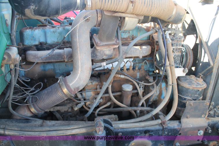 image for item J1421 1972 Mack R685 semi truck