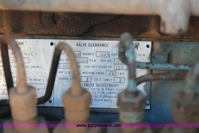 image for item J1421 1972 Mack R685 semi truck