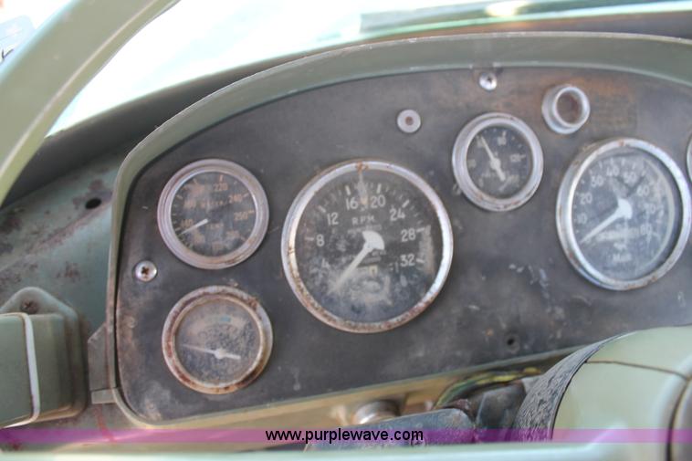 image for item J1421 1972 Mack R685 semi truck