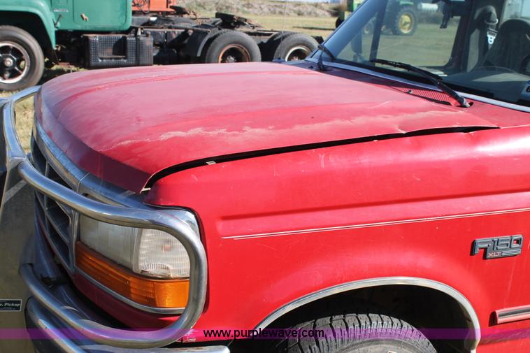 image for item J1422 1995 Ford F150 pickup truck