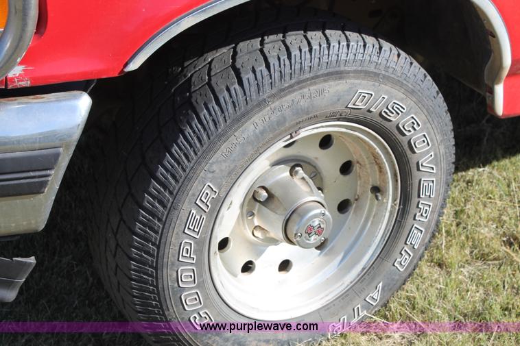 image for item J1422 1995 Ford F150 pickup truck