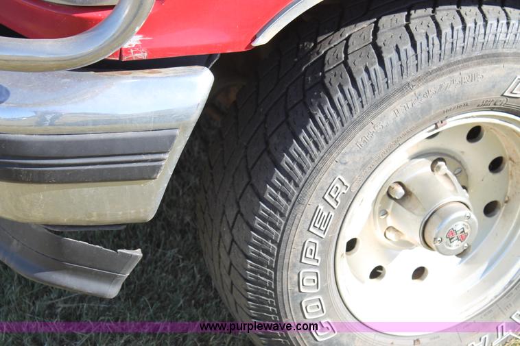 image for item J1422 1995 Ford F150 pickup truck