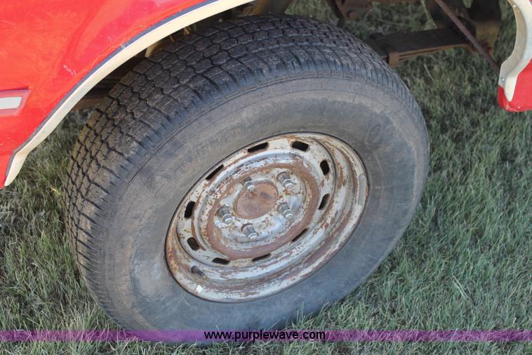 image for item J1422 1995 Ford F150 pickup truck