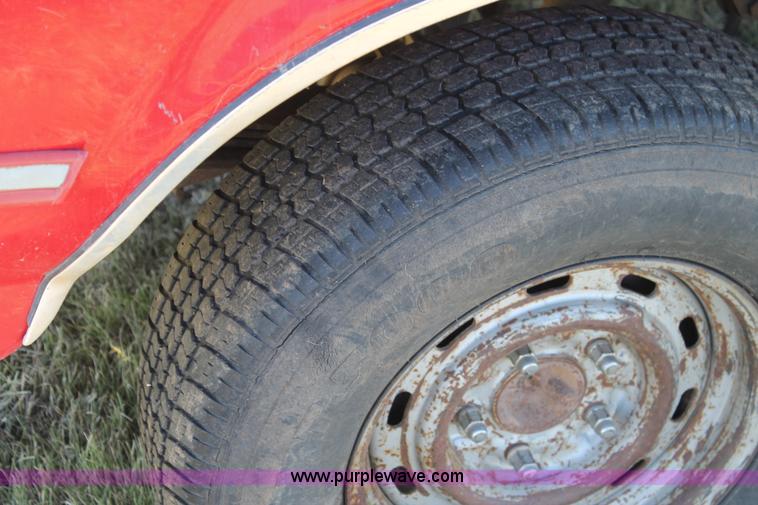 image for item J1422 1995 Ford F150 pickup truck