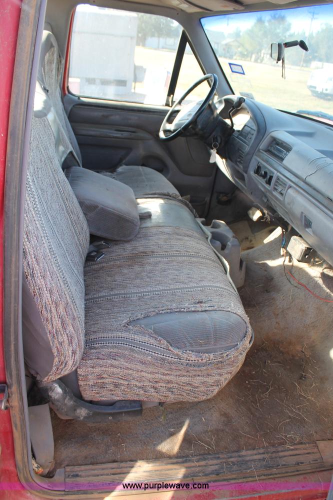 image for item J1422 1995 Ford F150 pickup truck