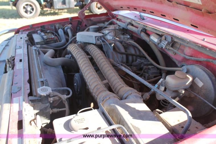 image for item J1422 1995 Ford F150 pickup truck