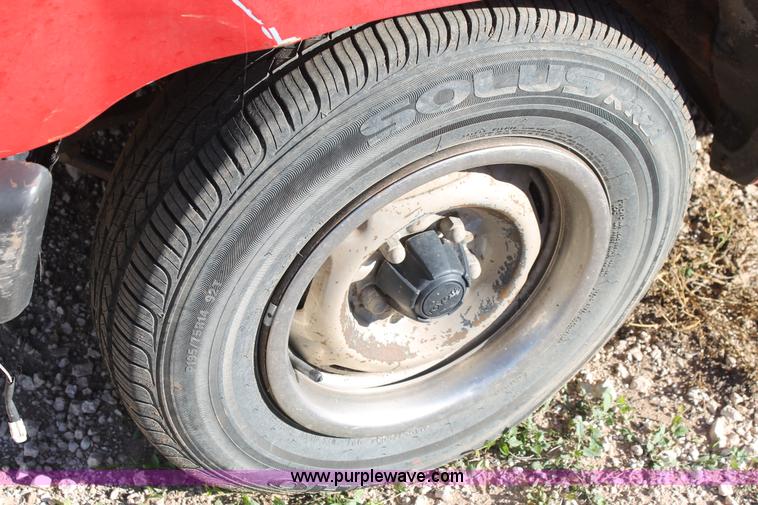 image for item J1425 1991 Toyota Xtracab pickup truck