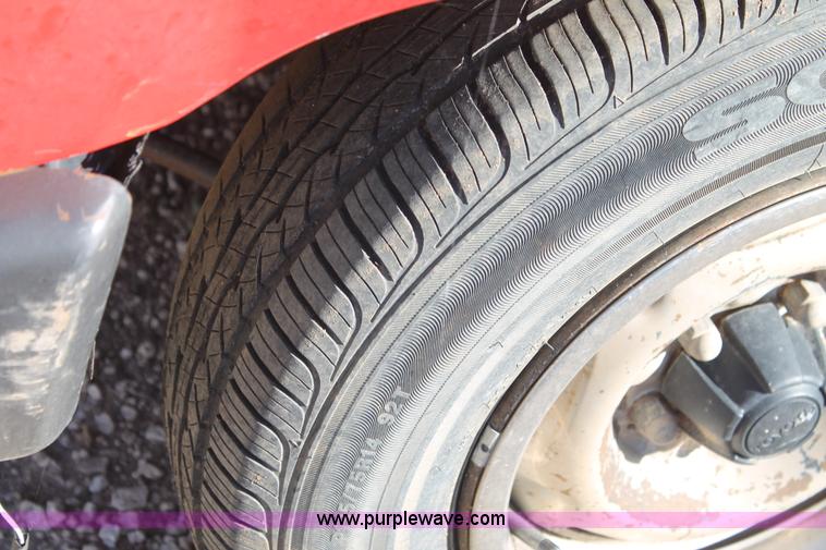 image for item J1425 1991 Toyota Xtracab pickup truck