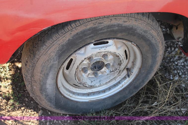 image for item J1425 1991 Toyota Xtracab pickup truck