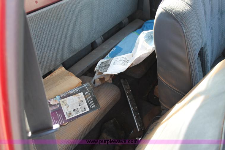 image for item J1425 1991 Toyota Xtracab pickup truck