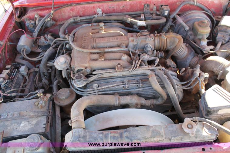 image for item J1425 1991 Toyota Xtracab pickup truck