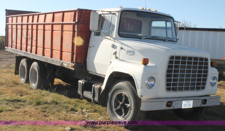image for item J1428 1976 Ford grain truck