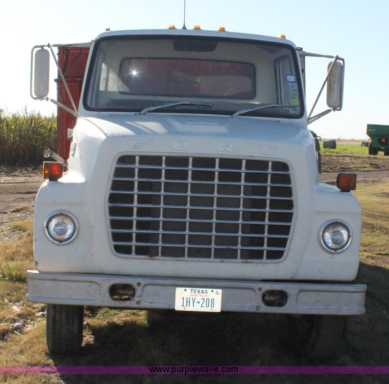 image for item J1428 1976 Ford grain truck