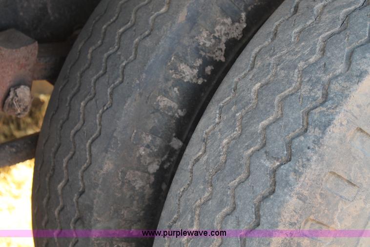 image for item J1428 1976 Ford grain truck