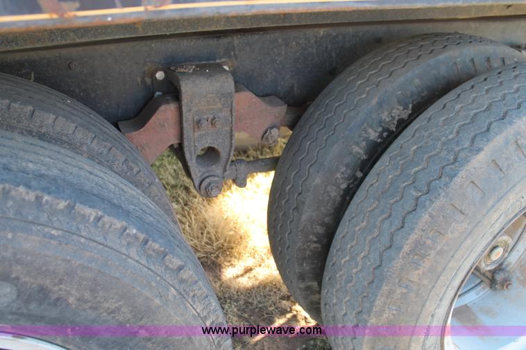 image for item J1428 1976 Ford grain truck