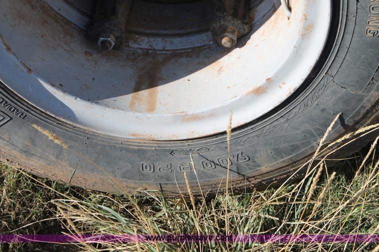 image for item J1428 1976 Ford grain truck