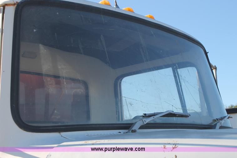 image for item J1428 1976 Ford grain truck