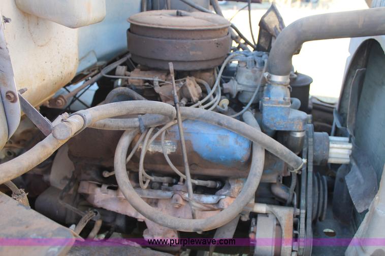 image for item J1428 1976 Ford grain truck