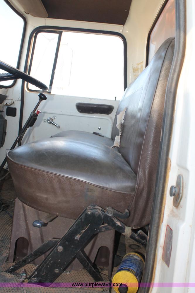 image for item J1428 1976 Ford grain truck