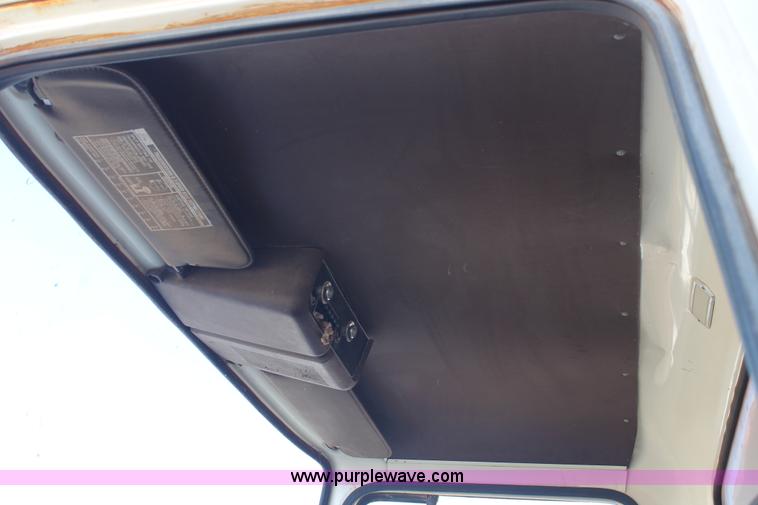 image for item J1428 1976 Ford grain truck