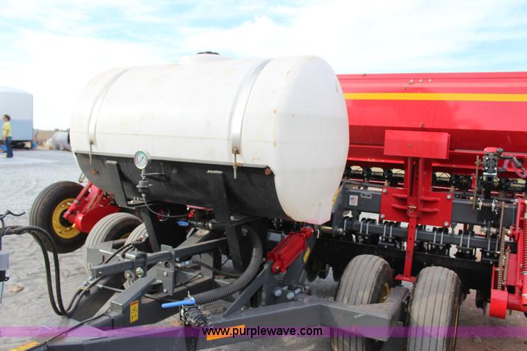 image for item J4303 2015 Sunflower 9413 grain drill