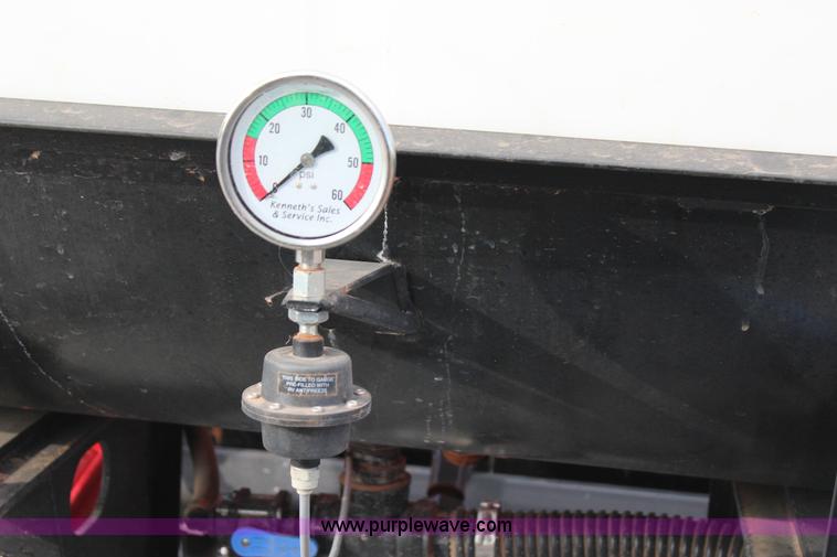 image for item J4303 2015 Sunflower 9413 grain drill