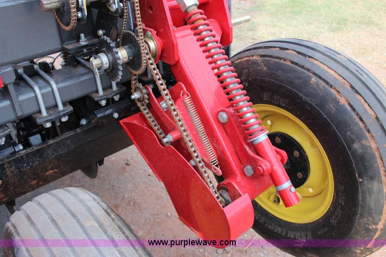 image for item J4303 2015 Sunflower 9413 grain drill