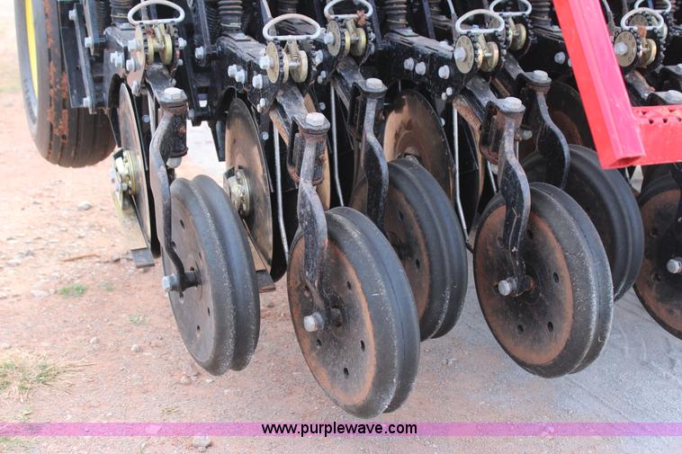 image for item J4303 2015 Sunflower 9413 grain drill