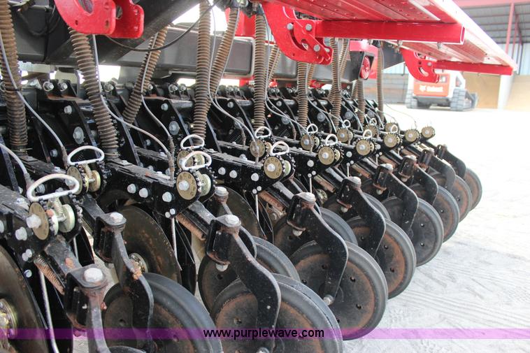 image for item J4303 2015 Sunflower 9413 grain drill