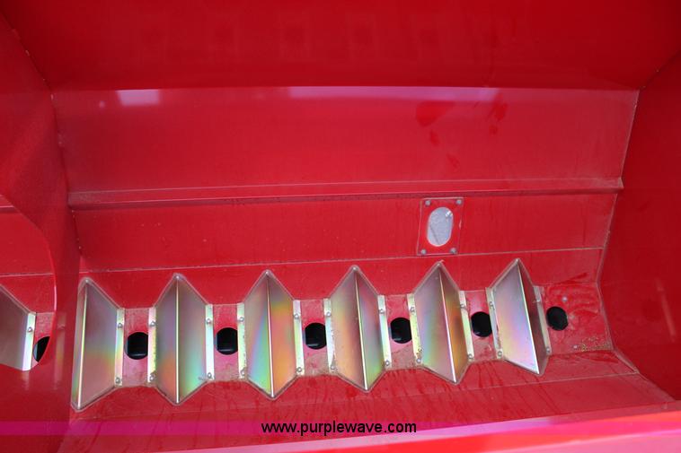 image for item J4303 2015 Sunflower 9413 grain drill