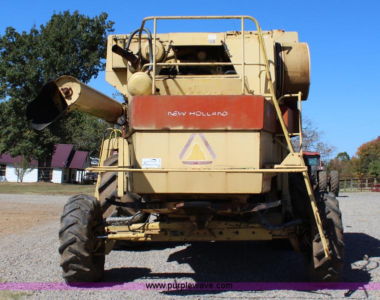 image for item J4314 1982 New Holland TR85 RWA combine