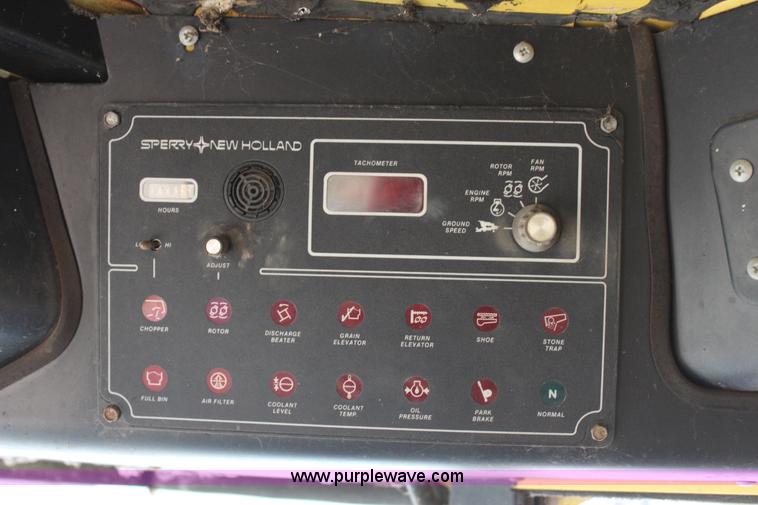 image for item J4314 1982 New Holland TR85 RWA combine