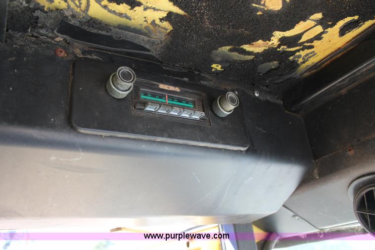 image for item J4314 1982 New Holland TR85 RWA combine