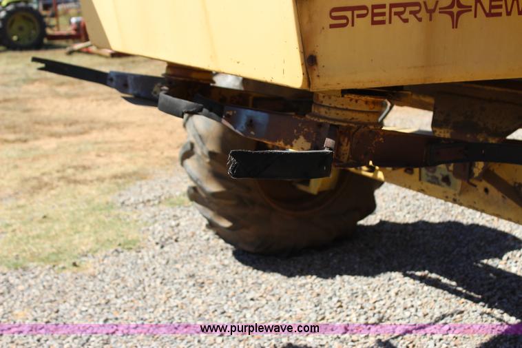 image for item J4314 1982 New Holland TR85 RWA combine