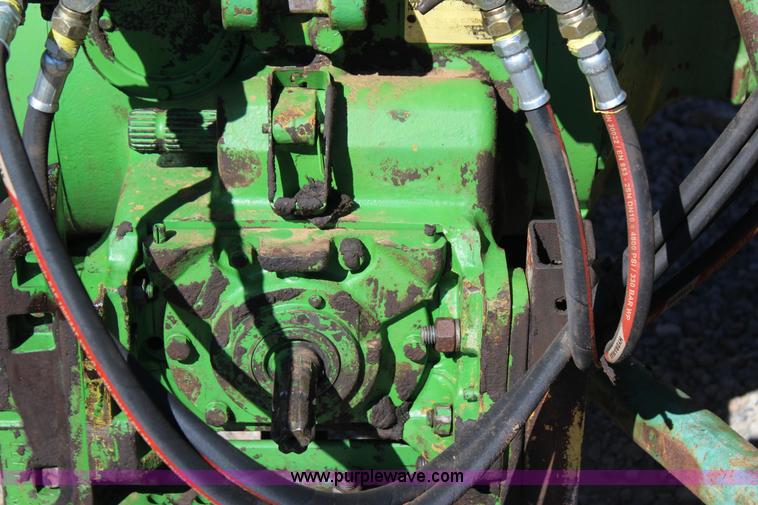 image for item J4321 1972 John Deere 4320 tractor