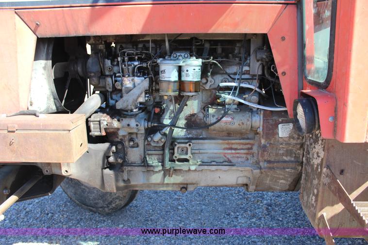 image for item J4322 1975 Massey-Ferguson 1105 tractor