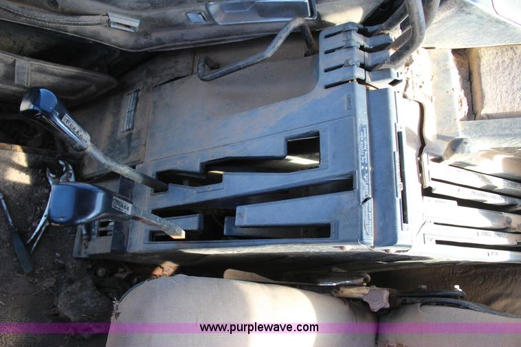 image for item J4327 1981 International 5288 tractor