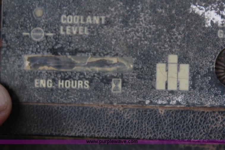 image for item J4327 1981 International 5288 tractor