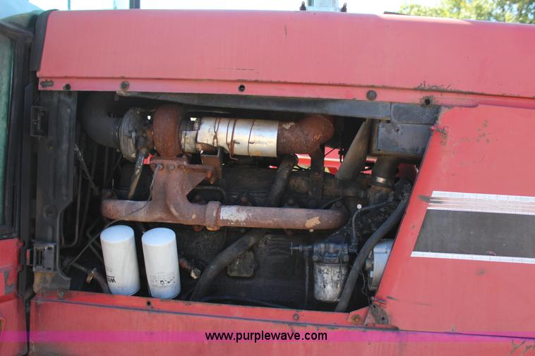 image for item J4327 1981 International 5288 tractor