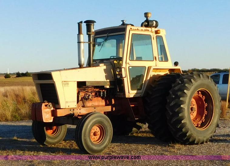 image for item J6845 1973 Case 1370 tractor