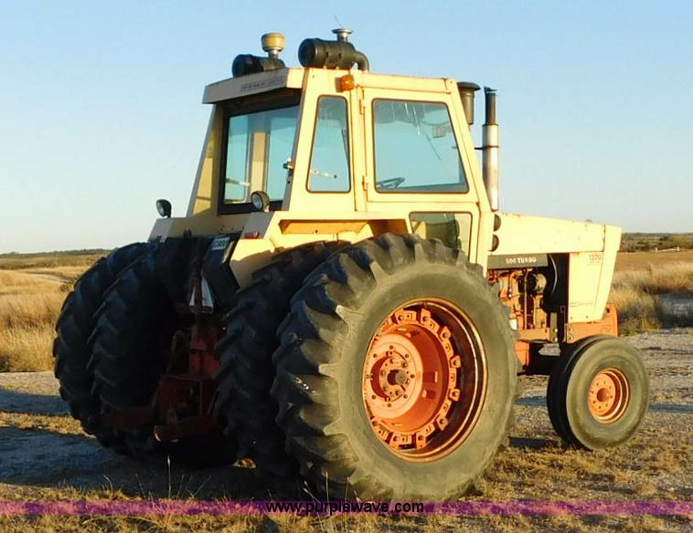 image for item J6845 1973 Case 1370 tractor